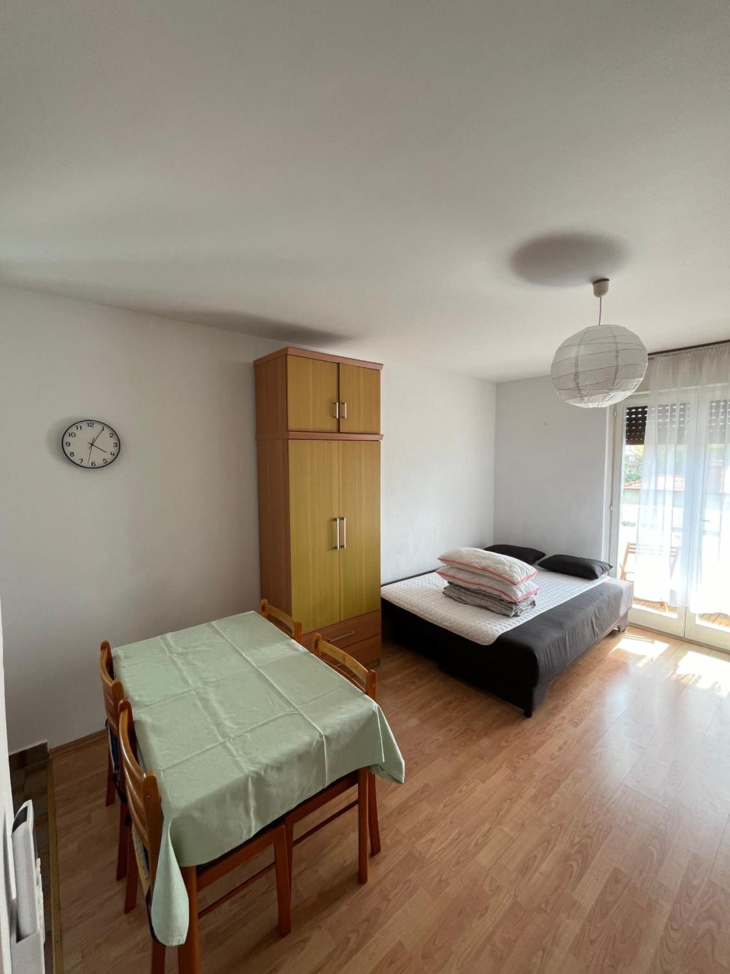 Niko Apartment